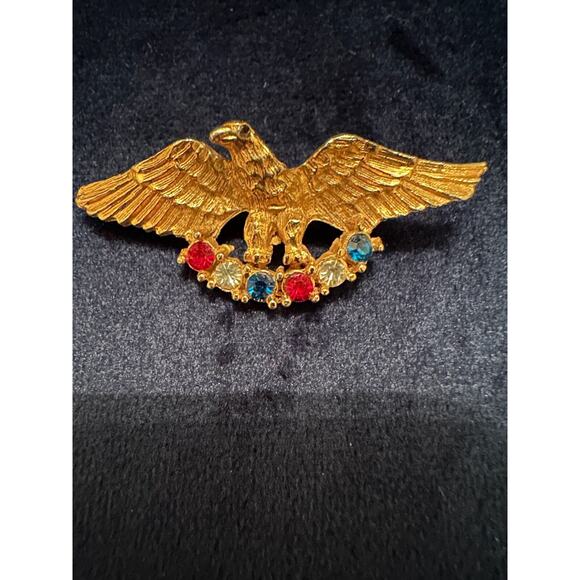 Vintage Eagle Gold Tone Pin Brooch Red White Blue‎ Rhinestones Patriotic - Picture 1 of 10